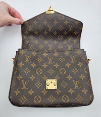 Louis Vuitton Pochette Métis Monogram