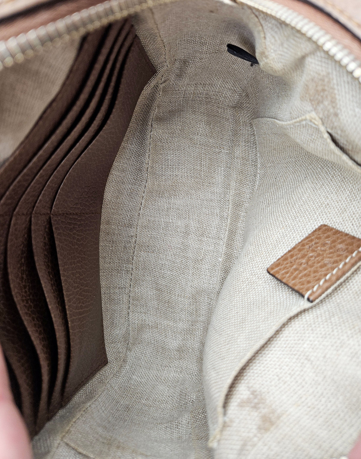 Sac Gucci Bree GG Supreme beige