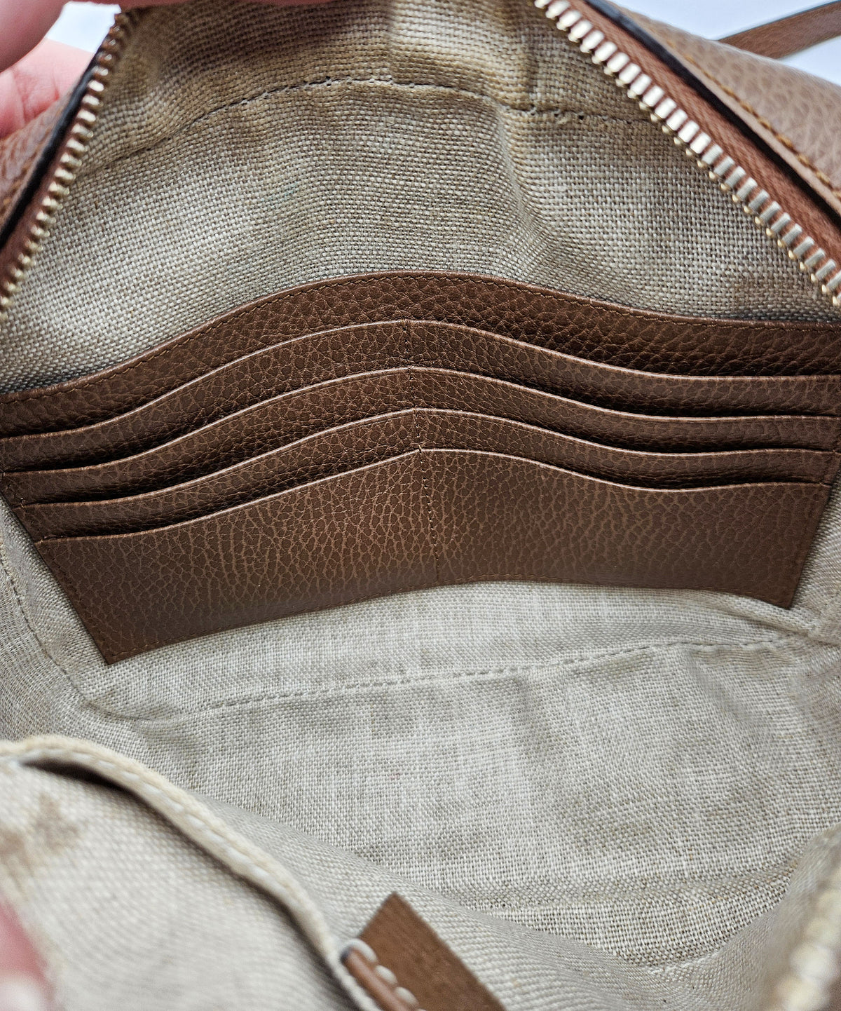 Sac Gucci Bree GG Supreme beige