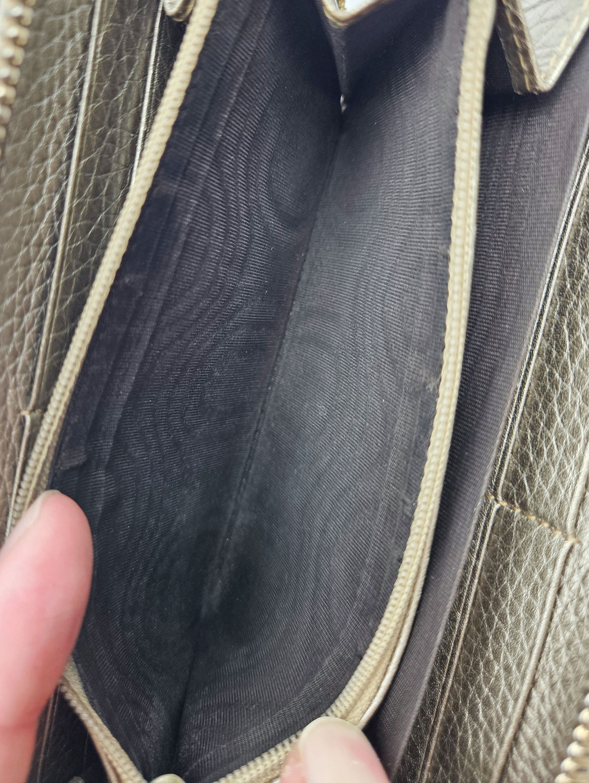 Portefeuille Gucci cuir grainé doré Bamboo zippy