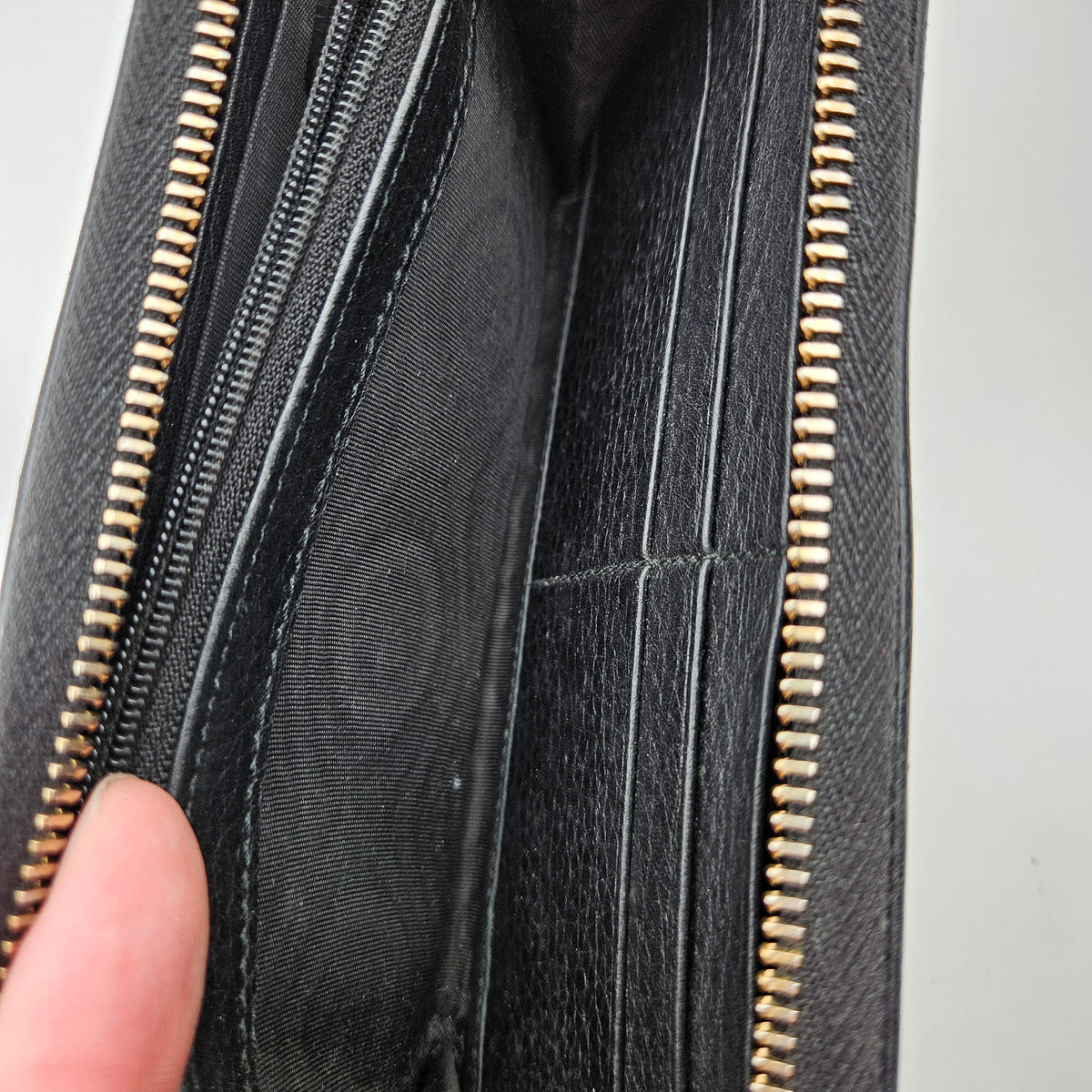 Gucci Portefeuille Compagnon GG Supreme