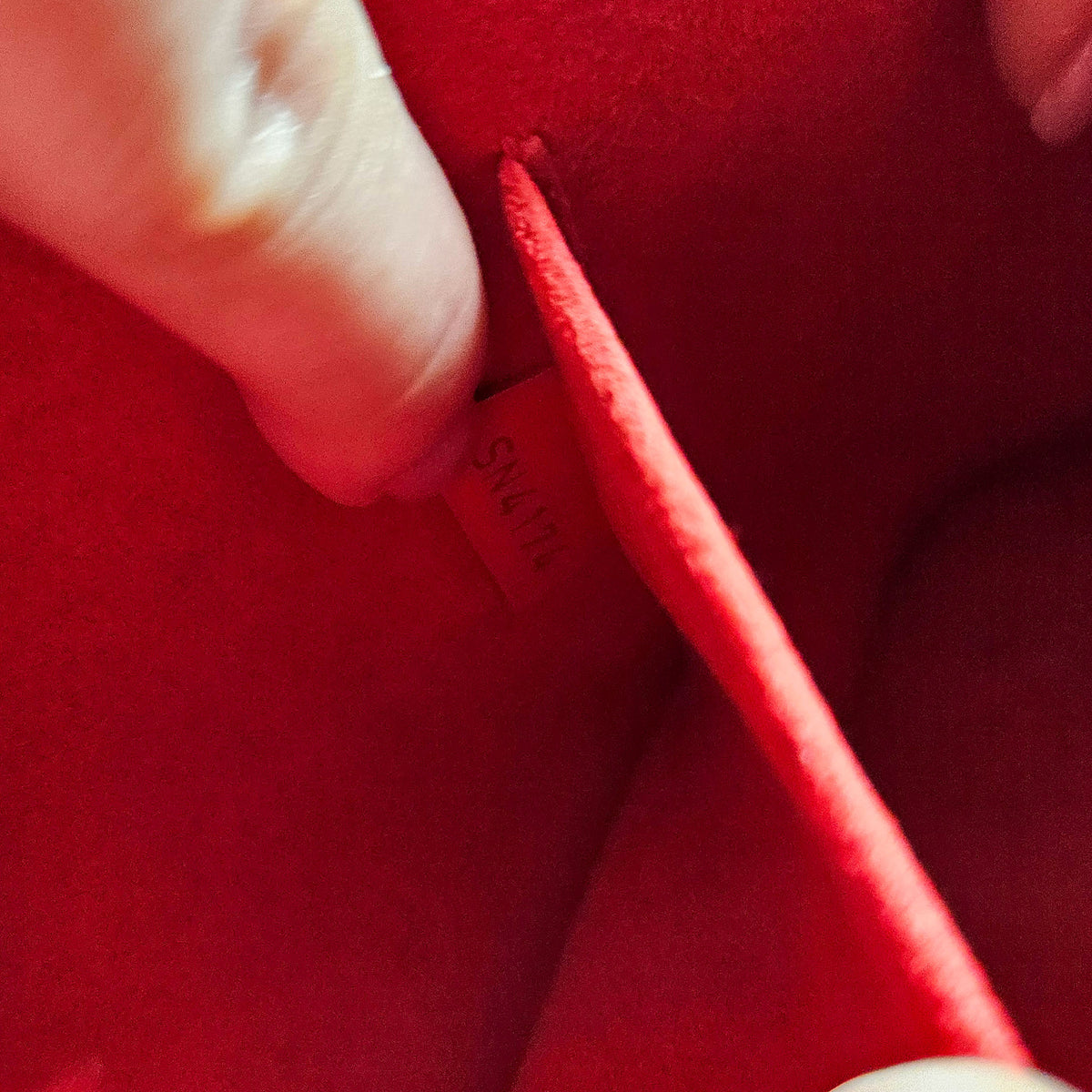 Louis Vuitton Alma BB Cuir Épi Coquelicot