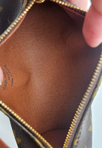 Louis Vuitton Pochette Papillon Monogram