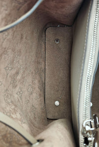 Louis Vuitton Muria Mahina Cuir Perforé Galet