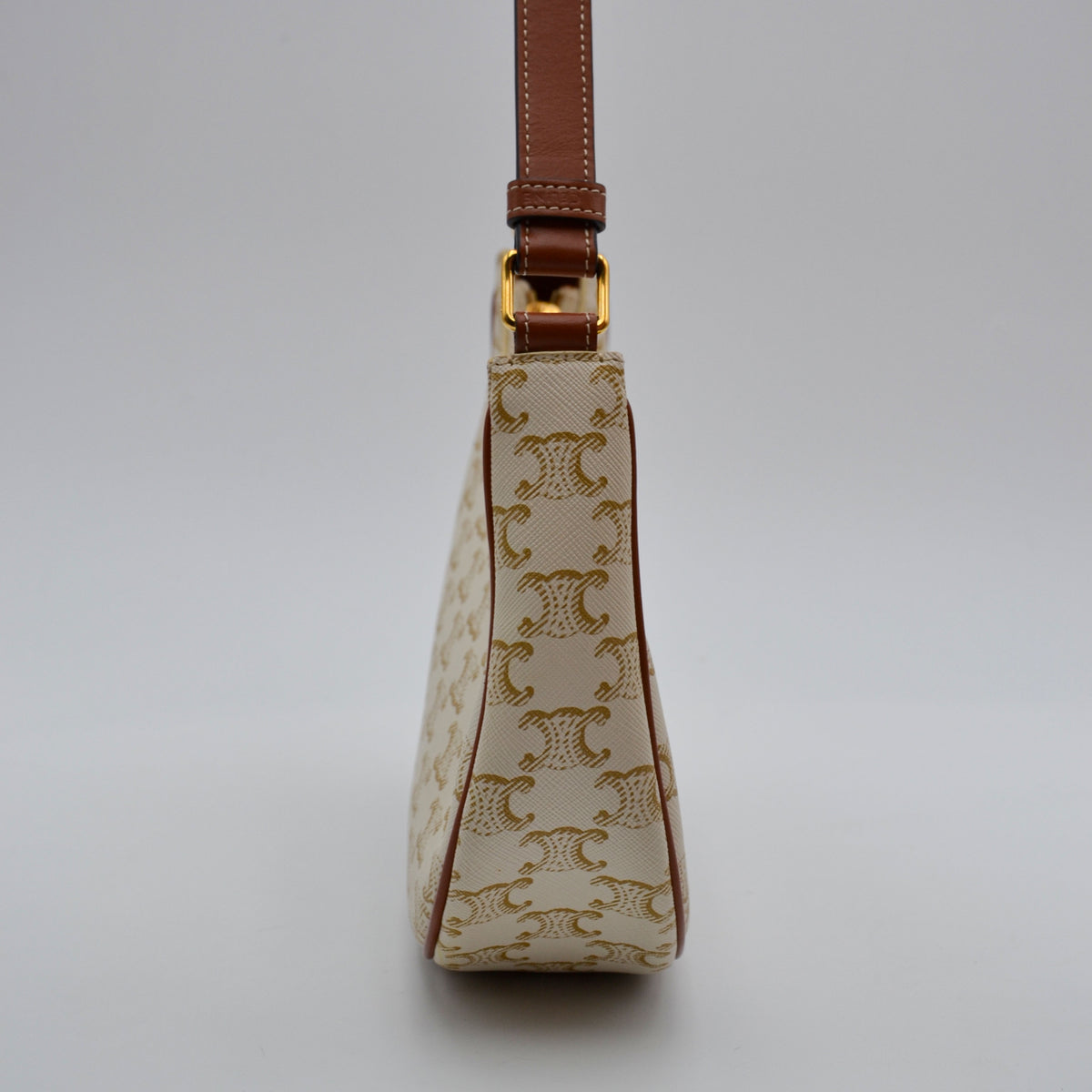 Céline Ava Toile Triomphe