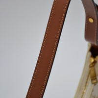 Céline Ava Toile Triomphe