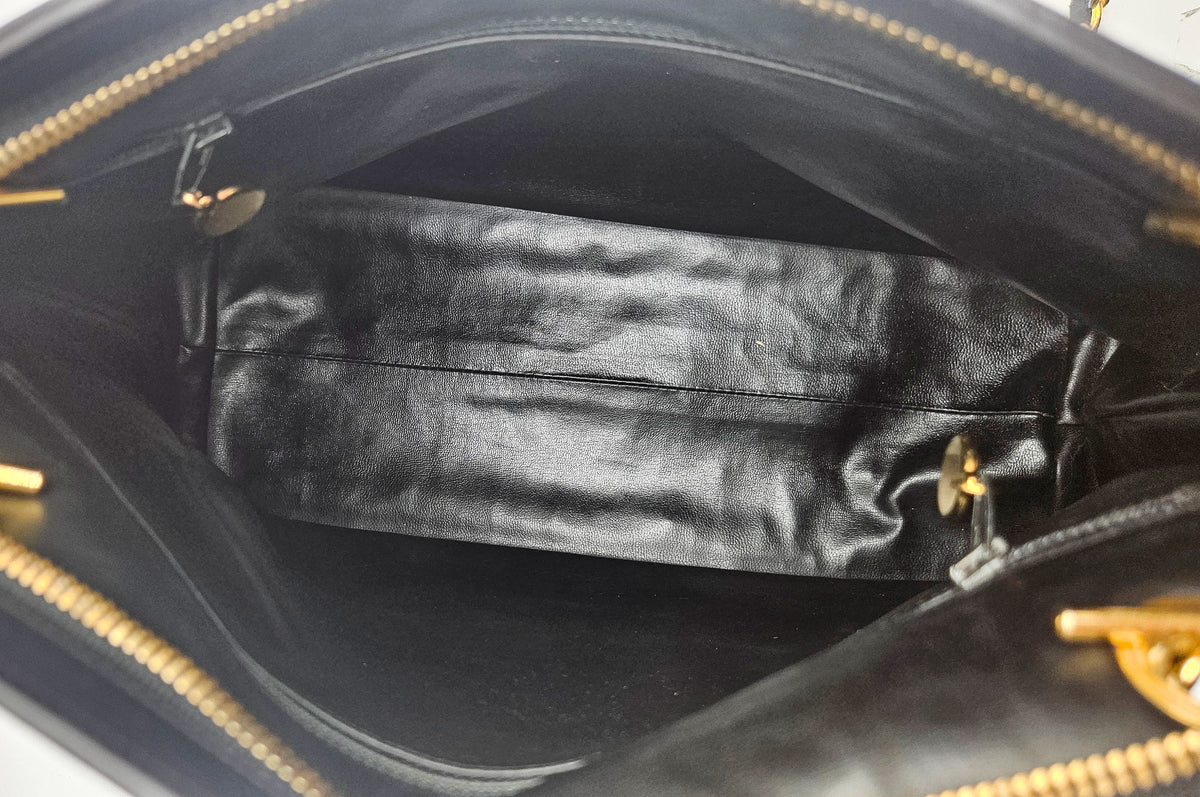 Chanel Tote Vintage Circle Coco Charm