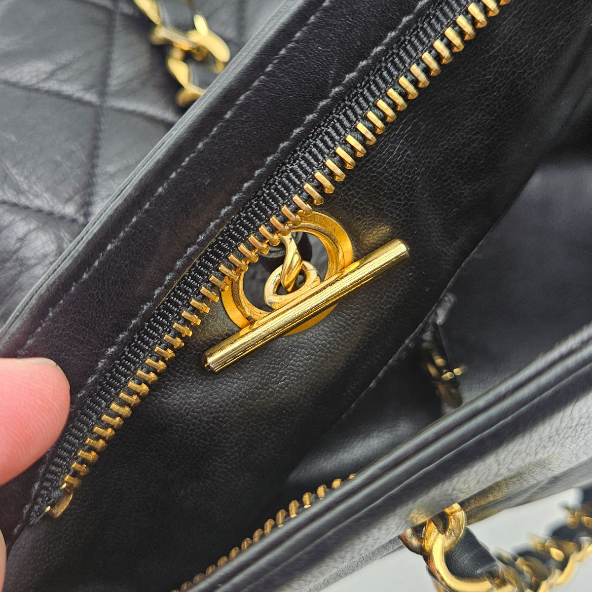 Chanel Tote Vintage Circle Coco Charm