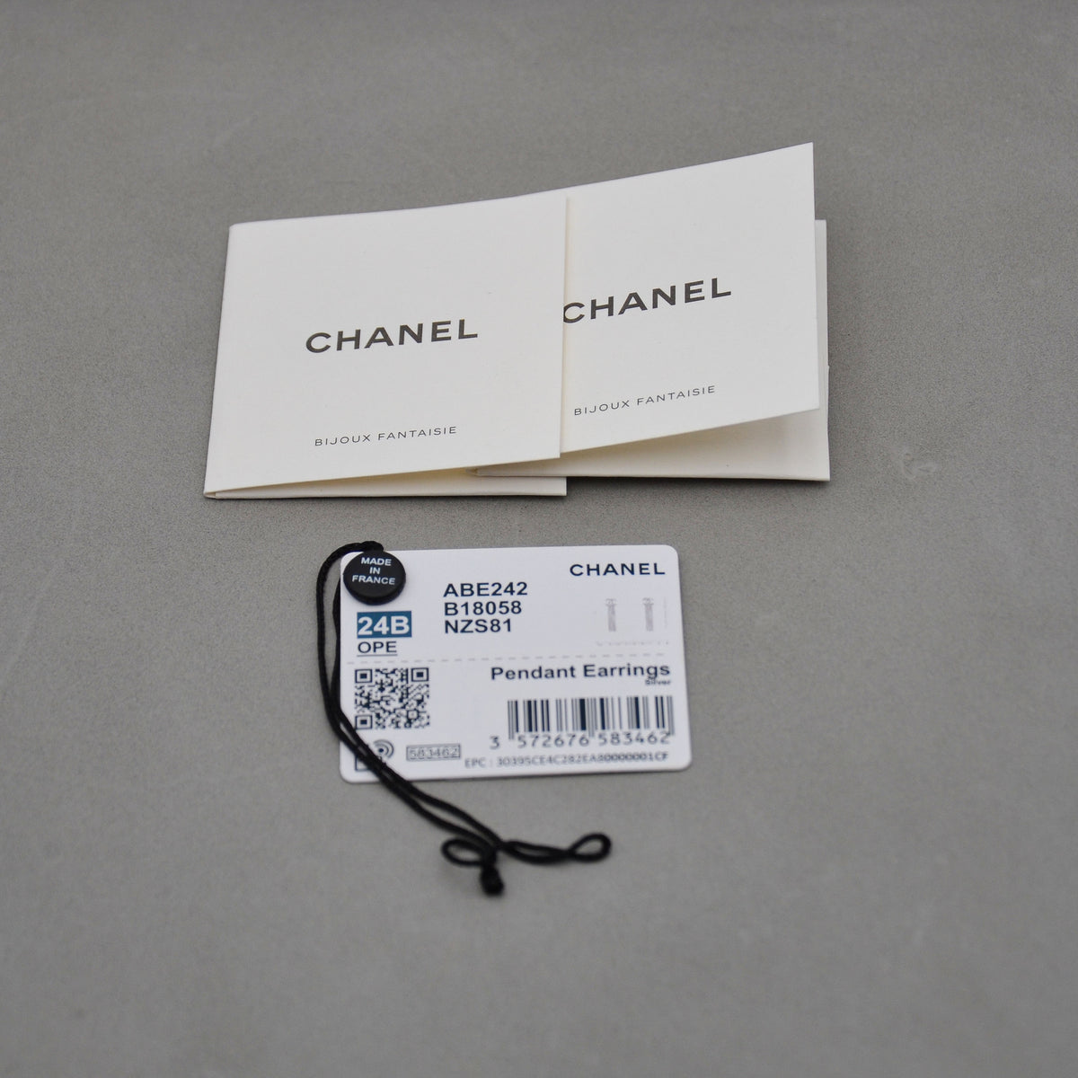 Chanel Boucles d'Oreilles CC Argentées Chaînes Pendantes