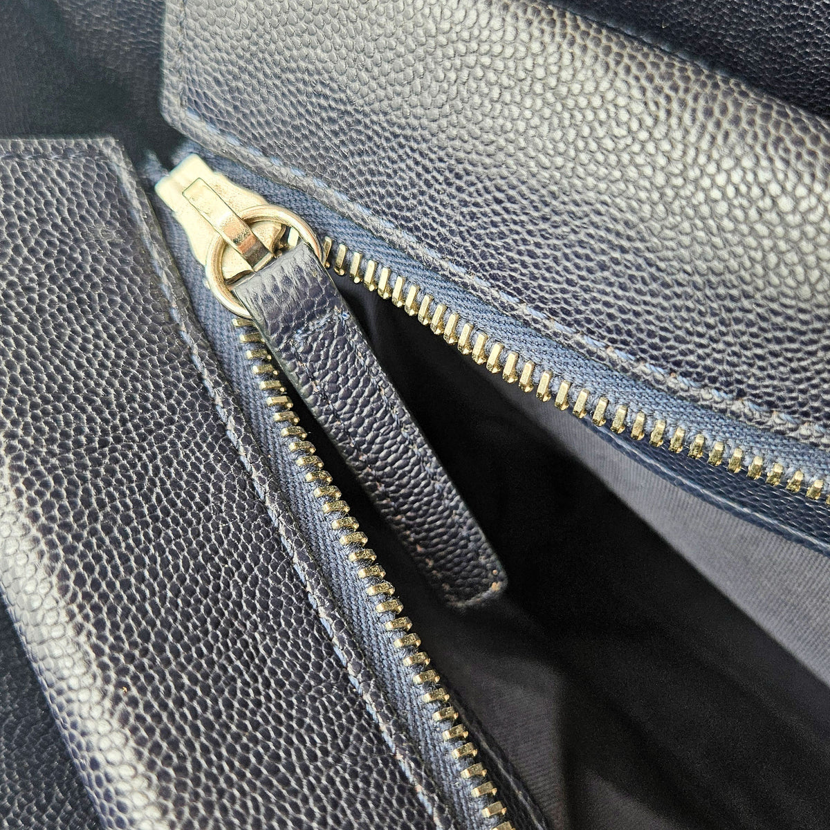 Cabas Chanel CC Caviar Matelassé Bleu Marine