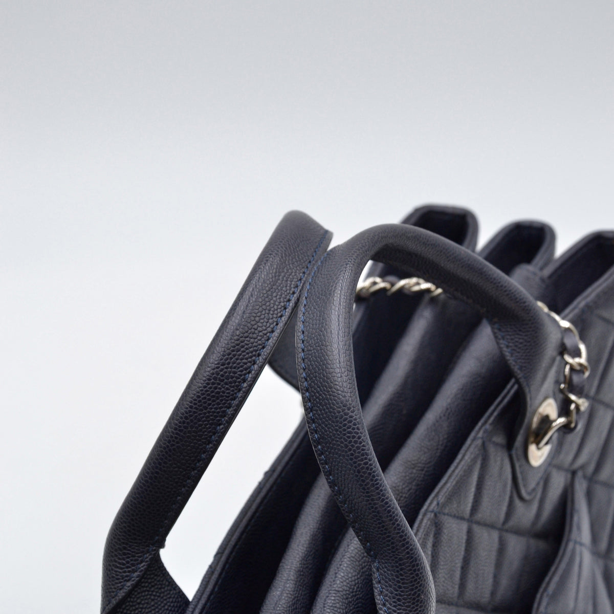 Cabas Chanel CC Caviar Matelassé Bleu Marine
