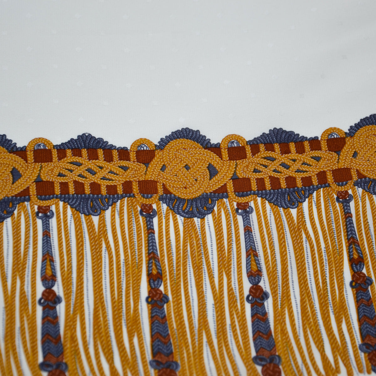 Foulard Chanel carré soie écru & or