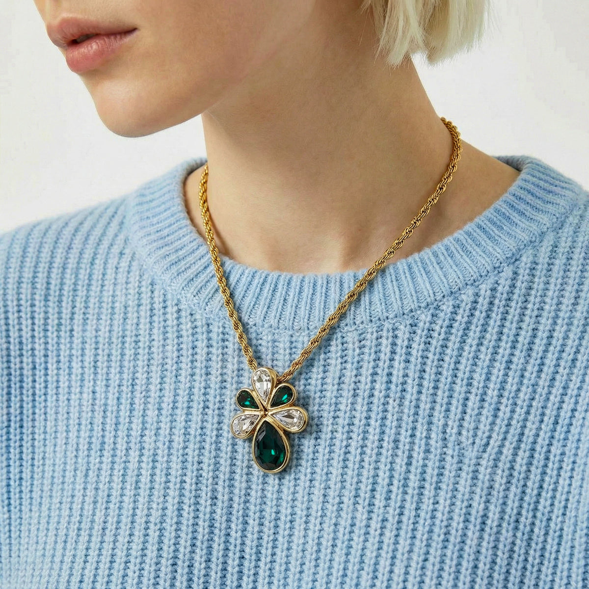 Collier Yves Saint Laurent Vintage Fleur en Strass Émeraude