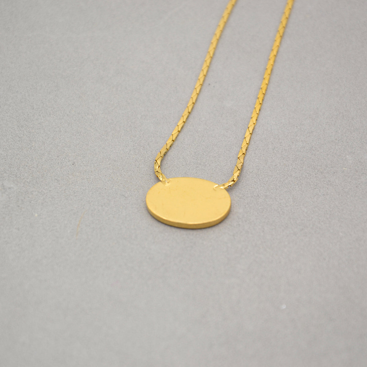 Collier Vintage Logo