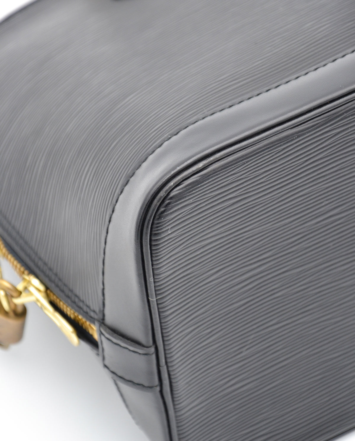 Louis Vuitton Alma PM en cuir Épi noir