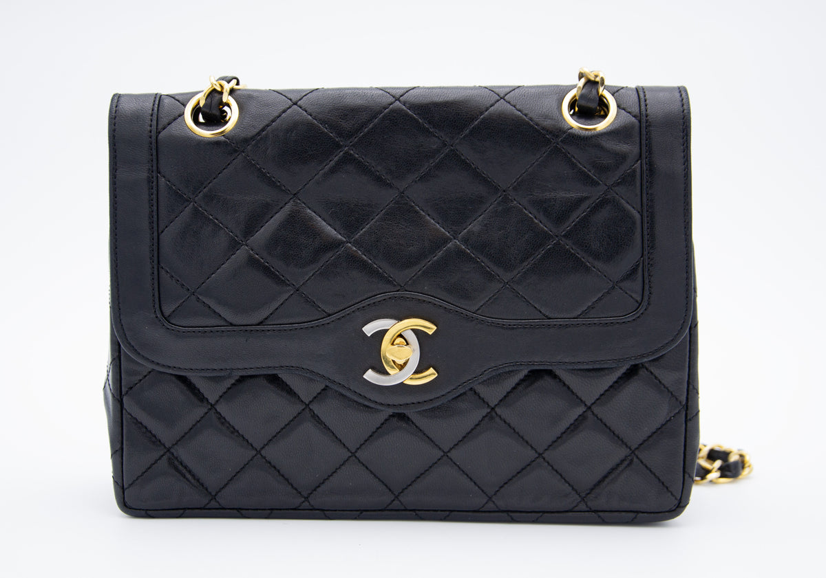 Vintage Chanel Double Flap Bag in Black Quilted Lambskin Leather (1986-1988)
