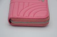 Portefeuille Prada Diagram Long en Cuir Rose Embossé