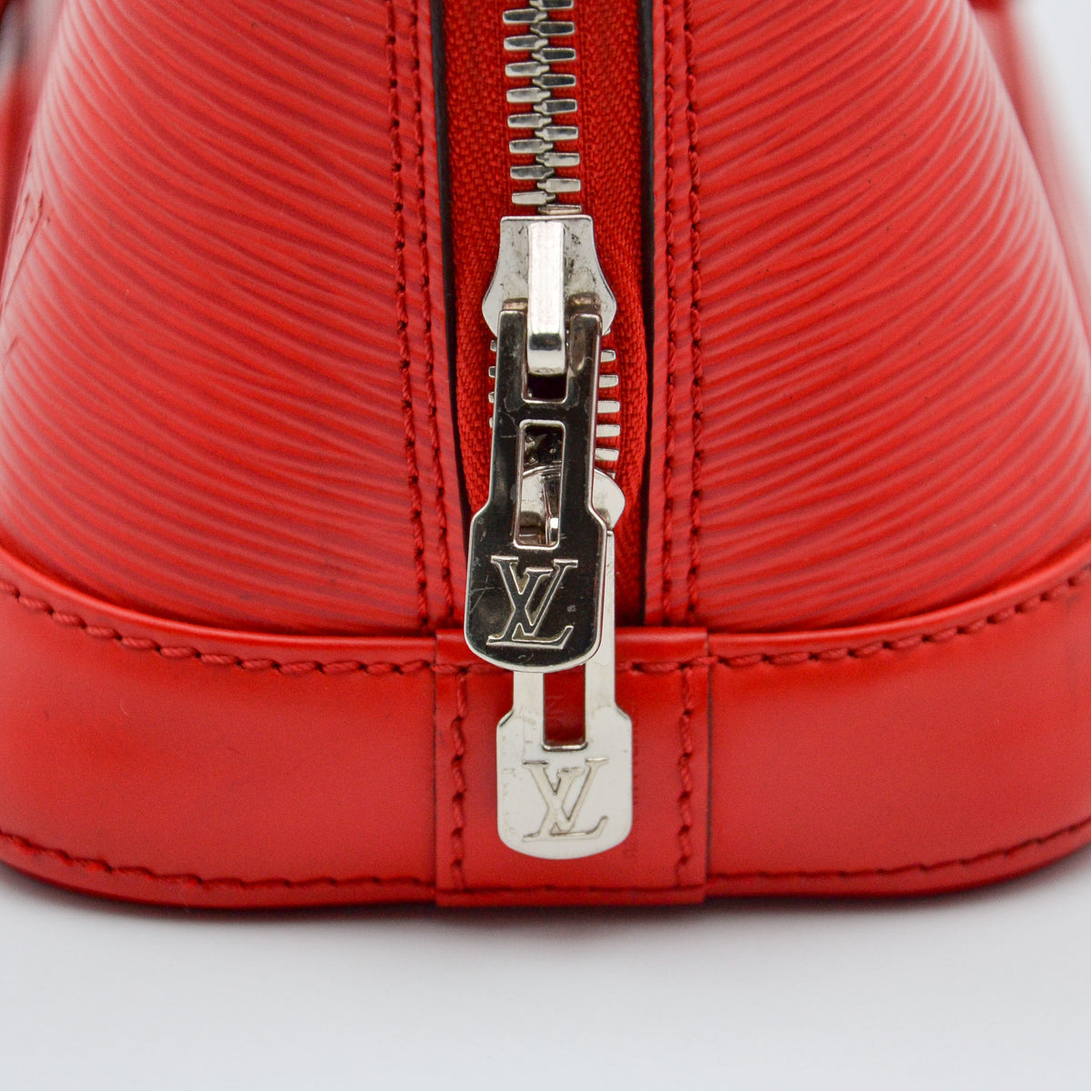 Louis Vuitton Alma BB Cuir Épi Coquelicot