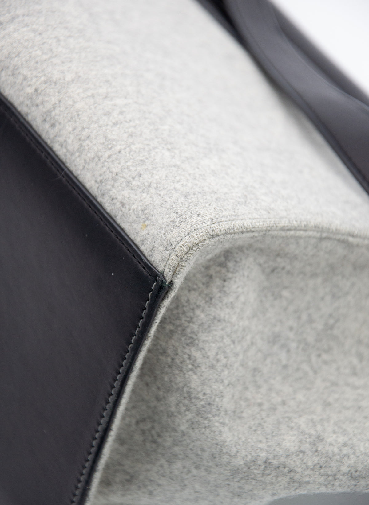 Sac trapèze Celine en cuir lisse noir et laine feutrée grise
