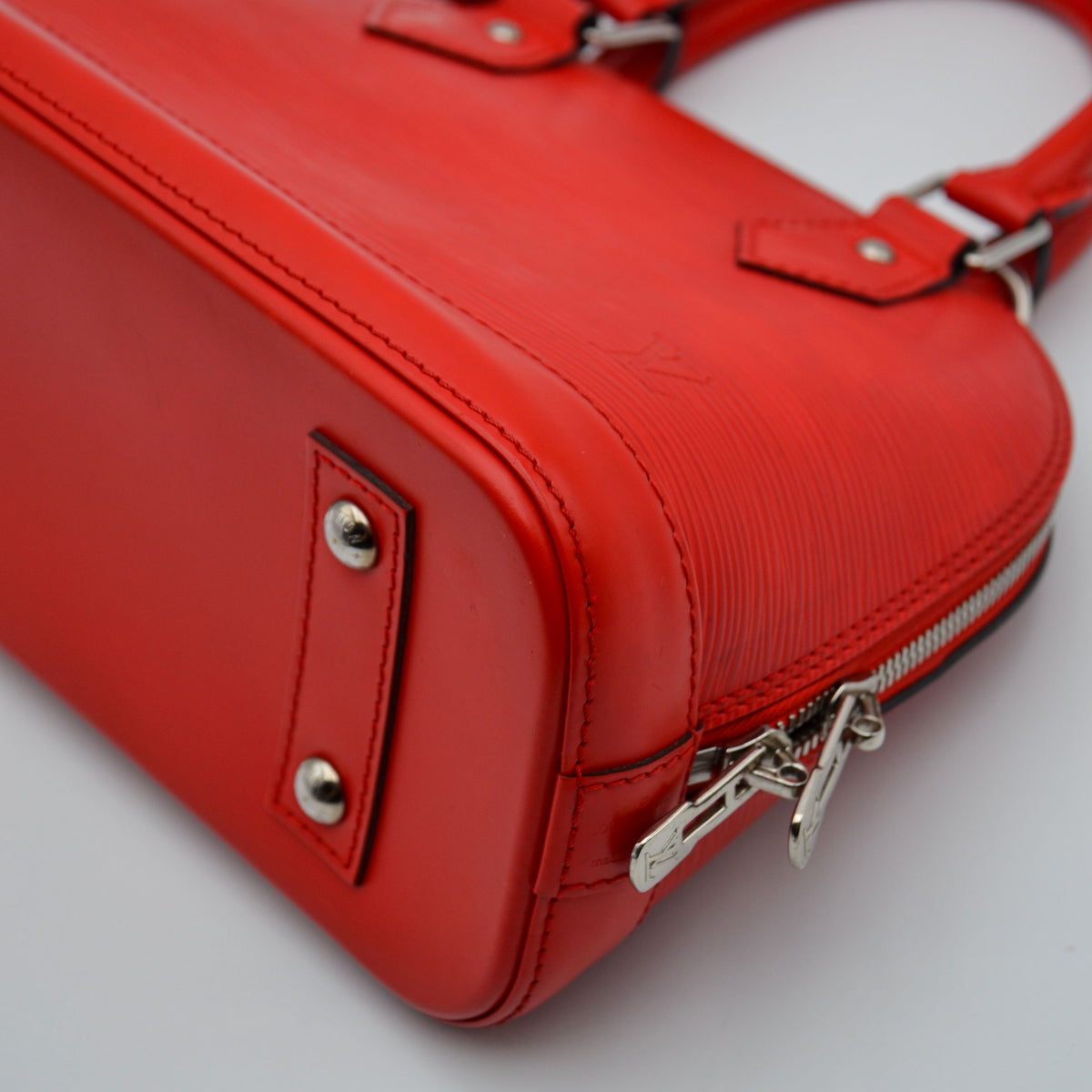 Louis Vuitton Alma BB Cuir Épi Coquelicot