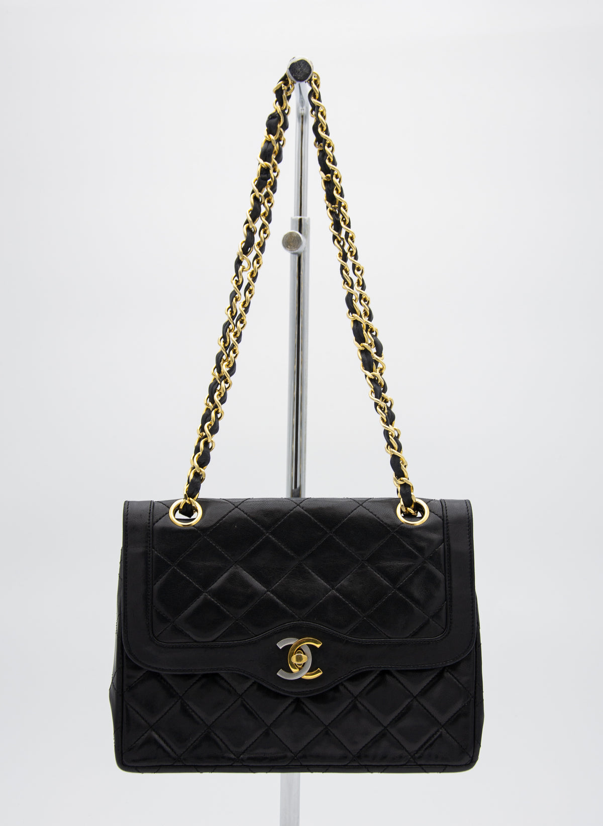 Vintage Chanel Double Flap Bag in Black Quilted Lambskin Leather (1986-1988)