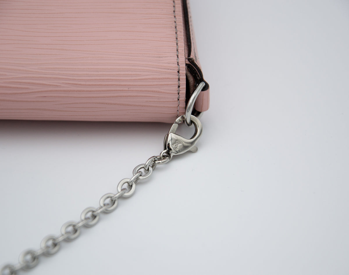 Pochette Félicie Louis Vuitton en cuir Épi rose poudré