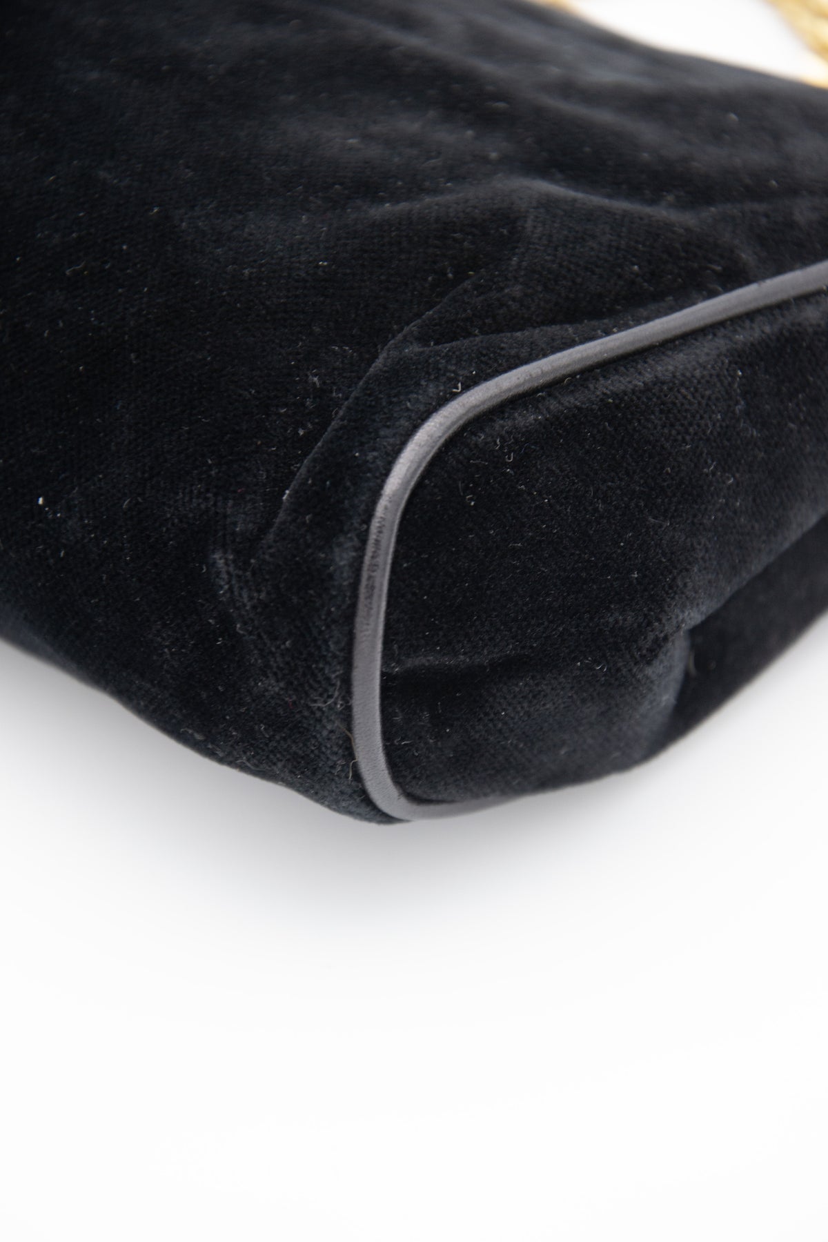 Sac Céline Vintage Daim Noir – Chaîne Triomphe & Fermoir Strass