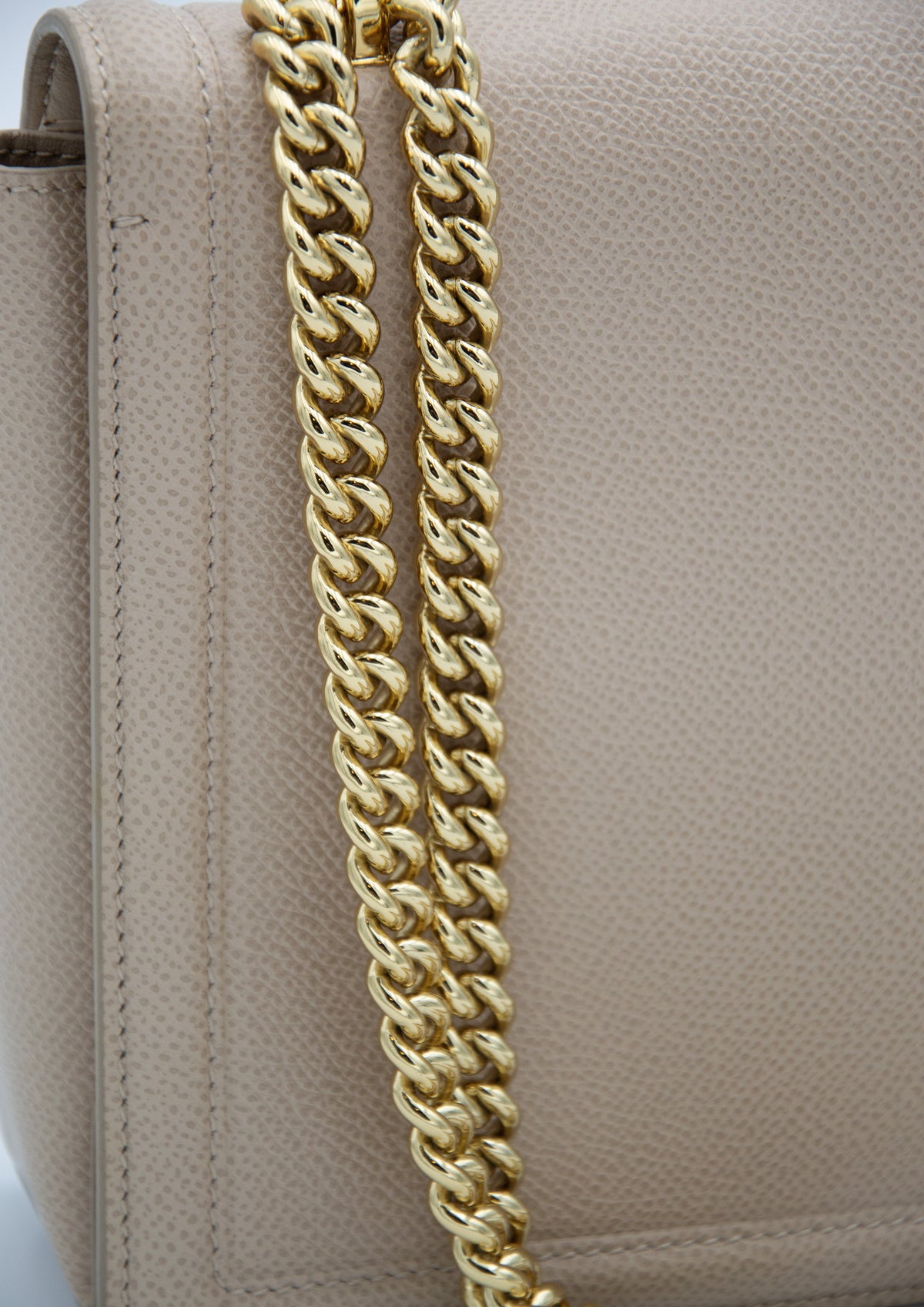 Sac Salvatore Ferragamo Ginny en Cuir Grainé Beige