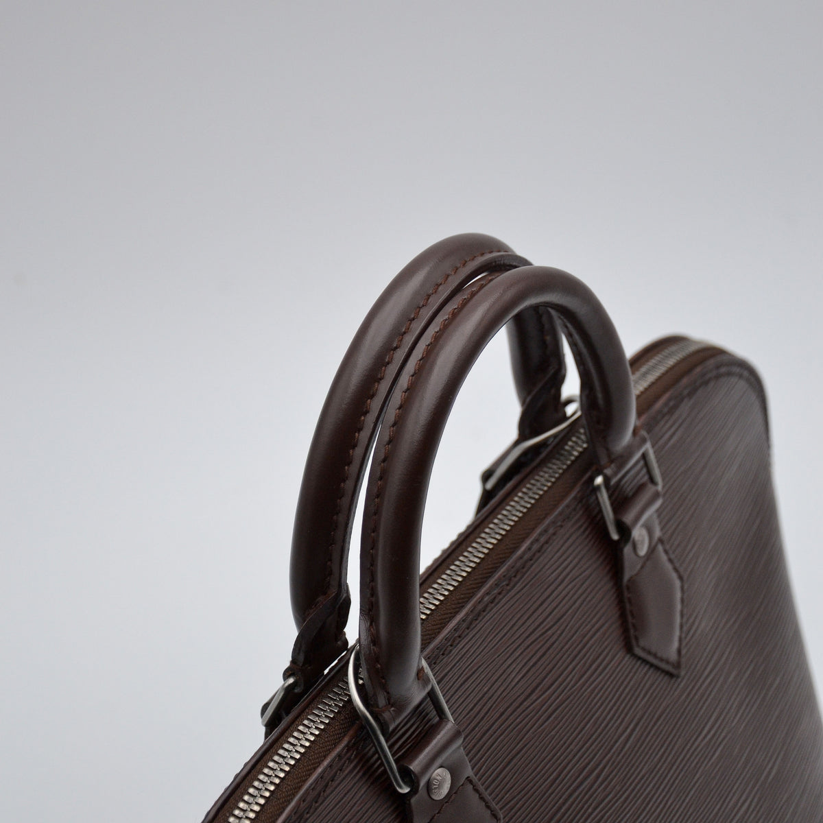 Louis Vuitton Alma Cuir Épi Chocolat