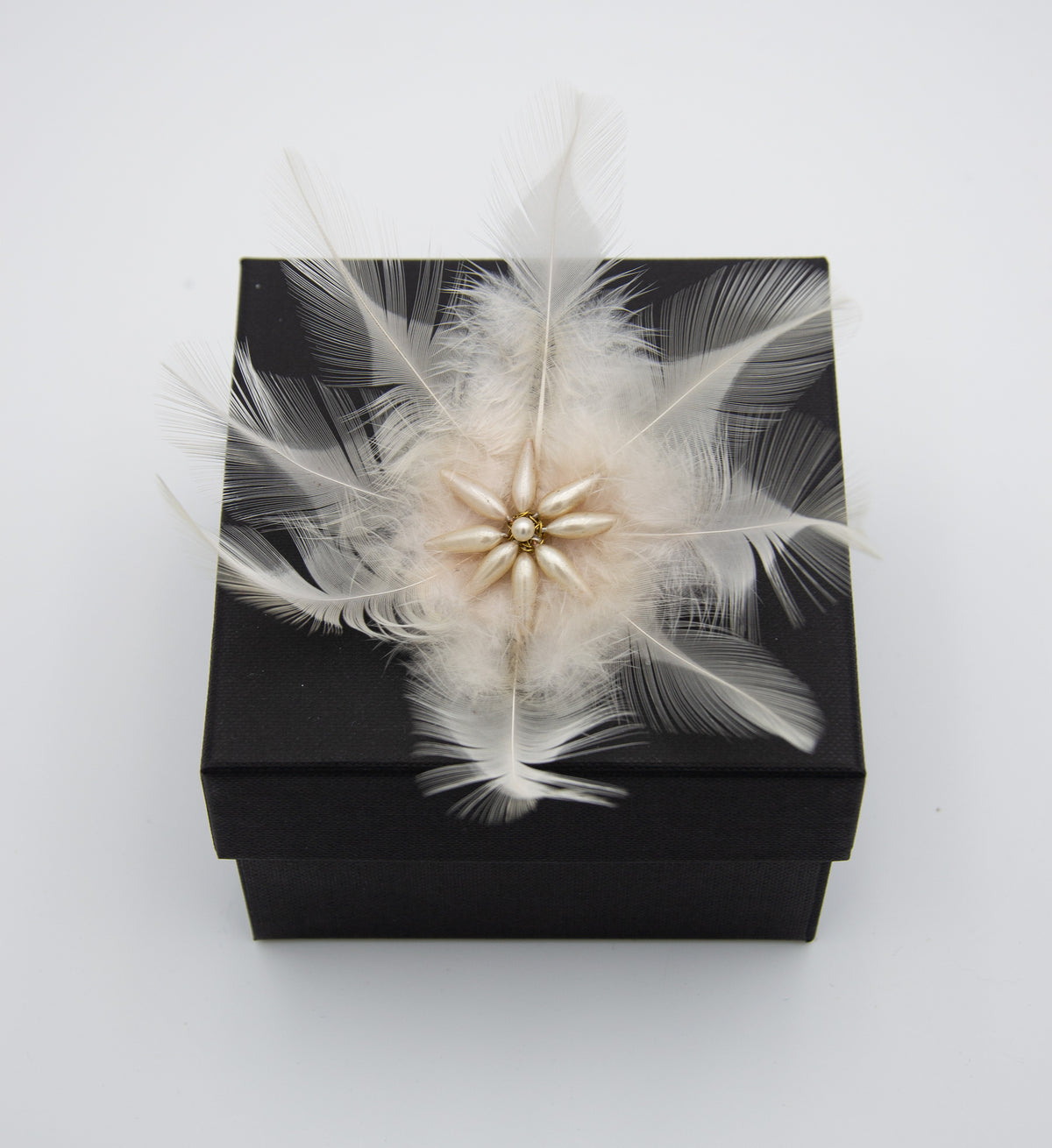 Broche Snowflake Plumes & Perles Nacrées