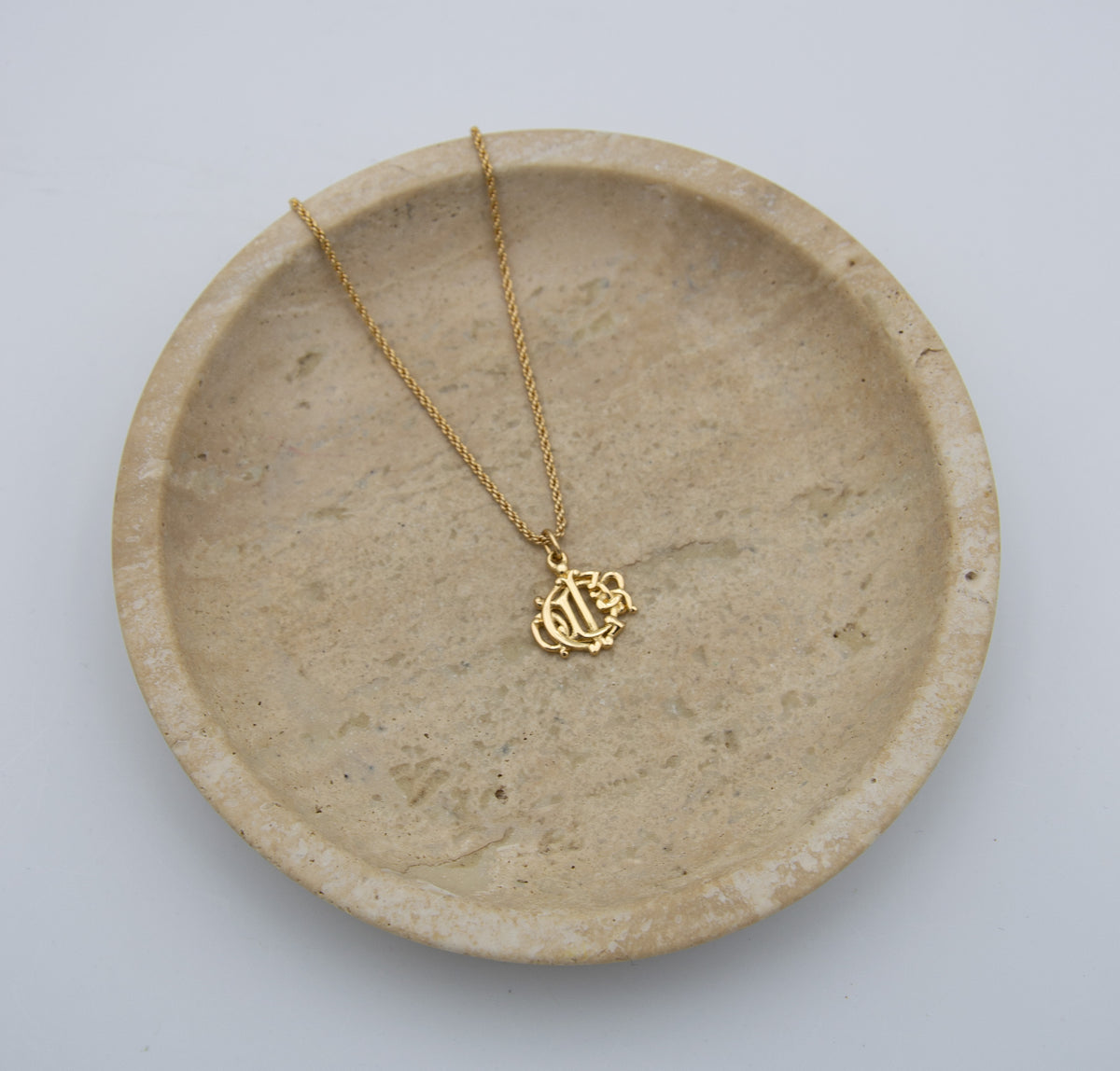Christian Dior Collier Vintage 1980s – Pendentif Lettres Gothiques