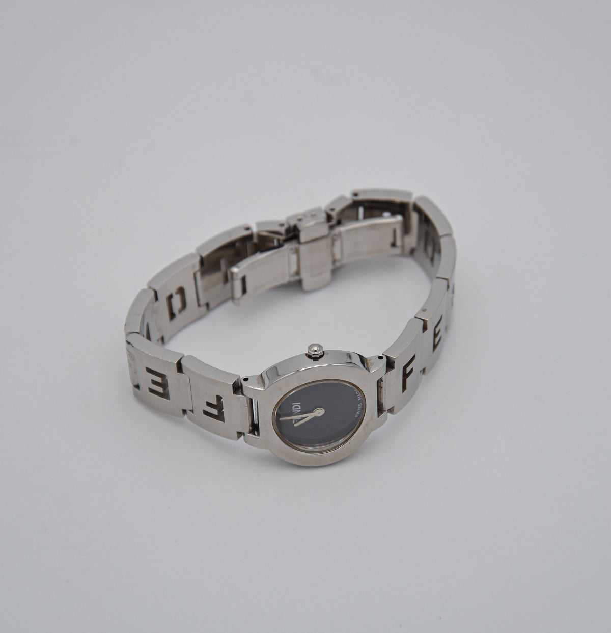 Montre Fendi femme modèle 3050L