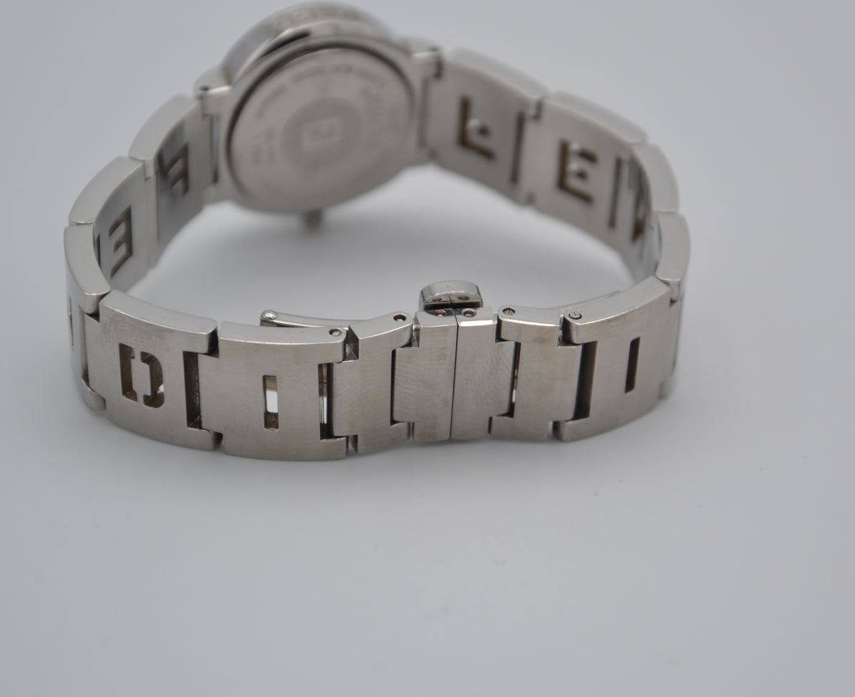 Montre Fendi femme modèle 3050L