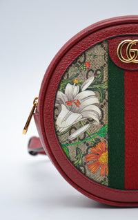 Mini sac à dos Gucci GG Supreme floral Bloom rouge