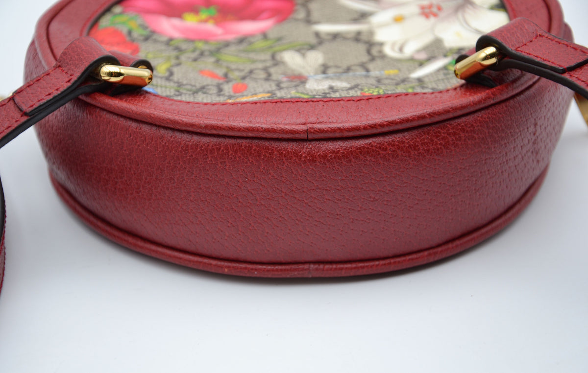 Mini sac à dos Gucci GG Supreme floral Bloom rouge