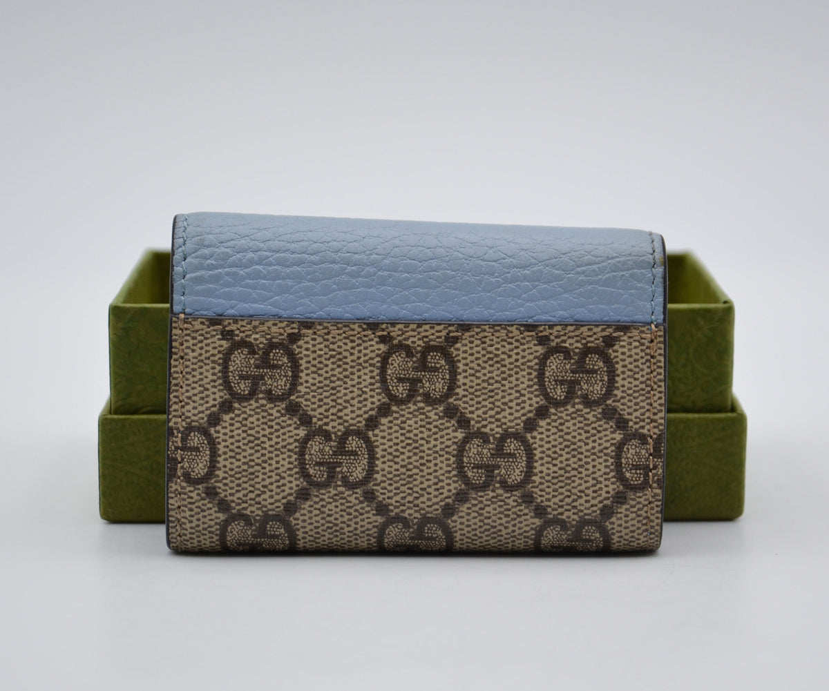 Porte-clés GG Marmont cuir bleu pastel