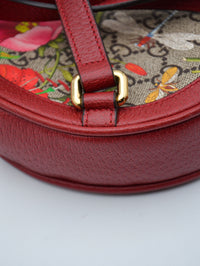 Mini sac à dos Gucci GG Supreme floral Bloom rouge