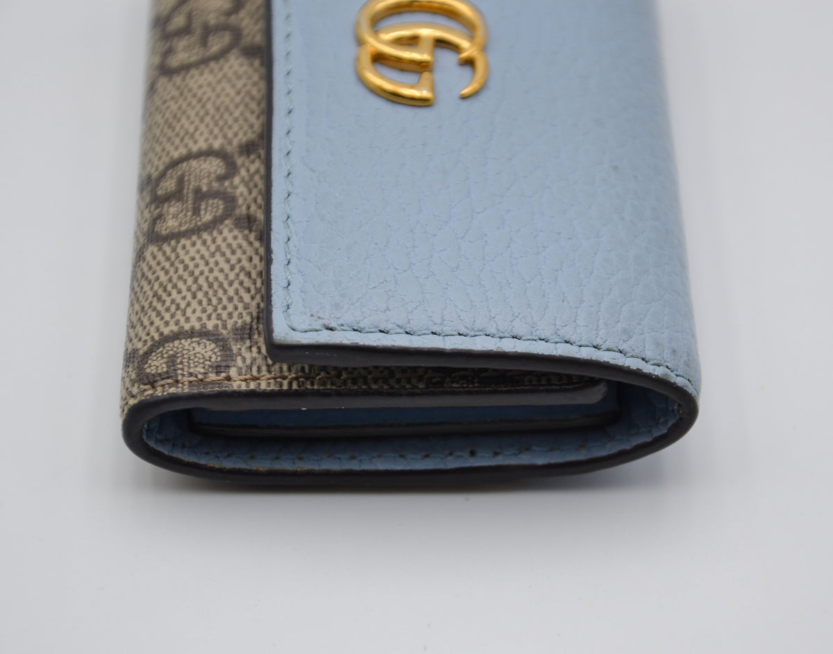 Porte-clés GG Marmont cuir bleu pastel