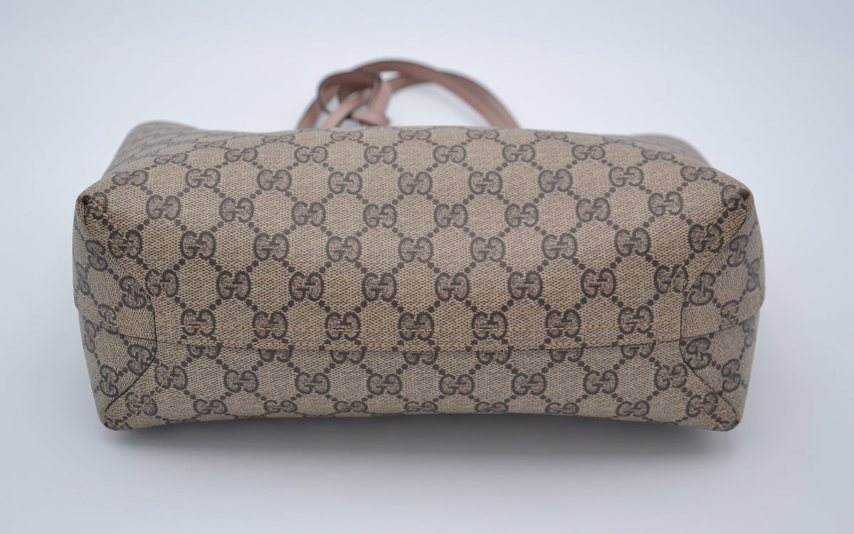 Tote MM Gucci Réversible GG Supreme