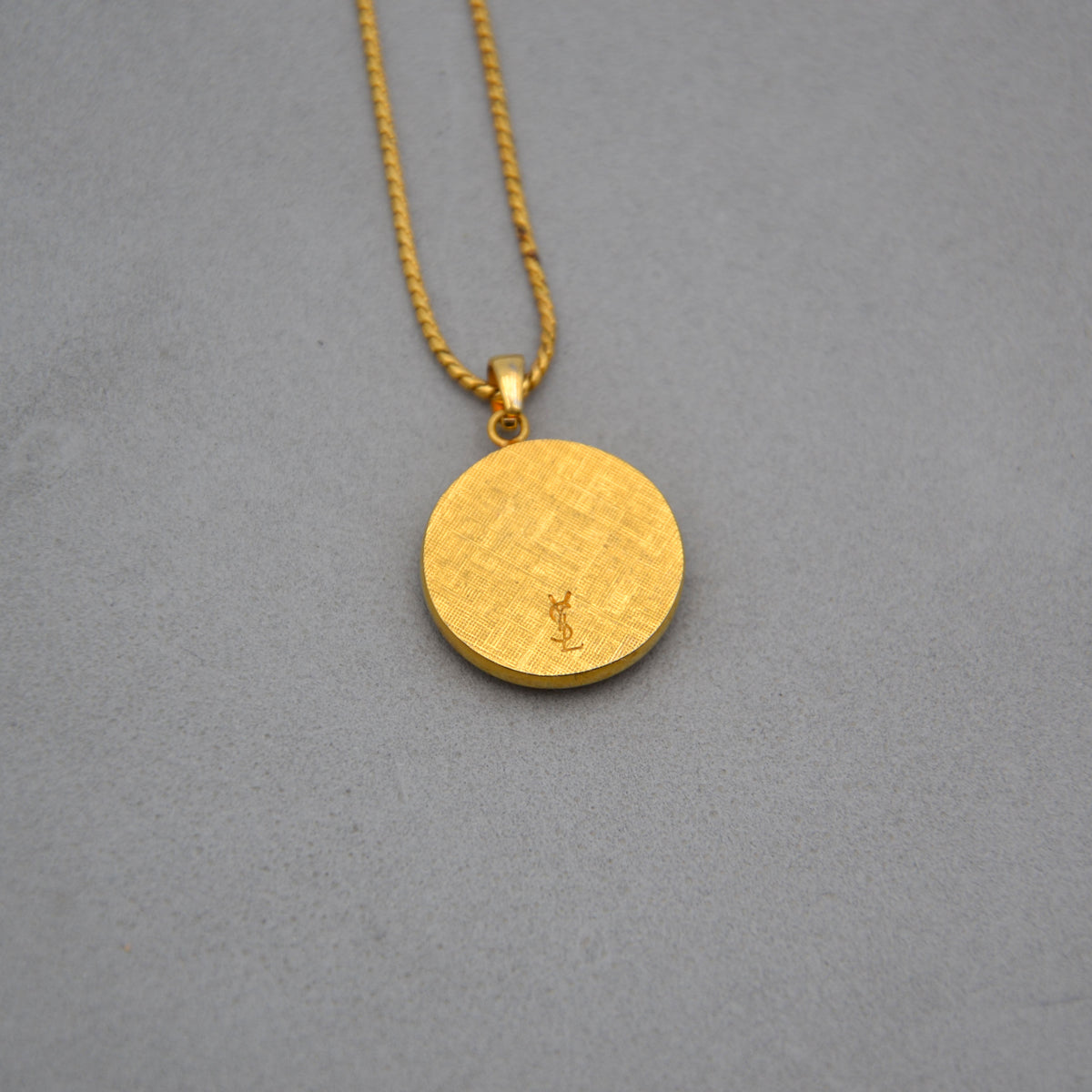 Collier Yves Saint Laurent Vintage