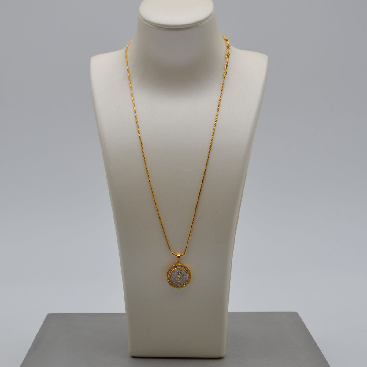Collier Yves Saint Laurent Vintage