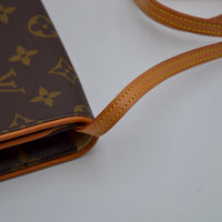 Louis Vuitton Pochette Twin GM Monogram