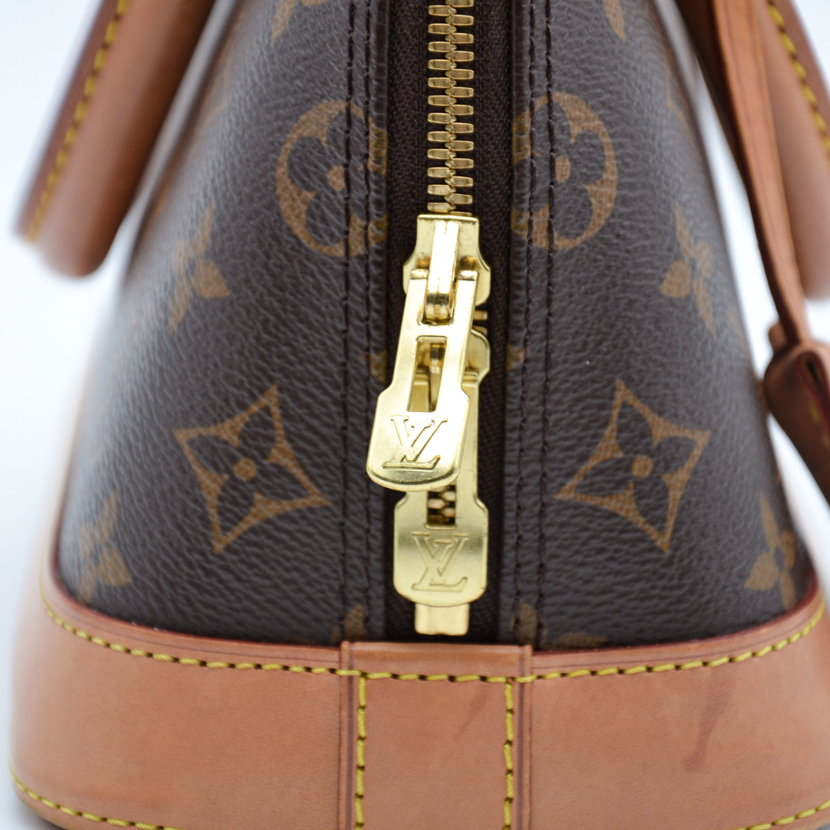 Louis Vuitton Alma BB Monogramme