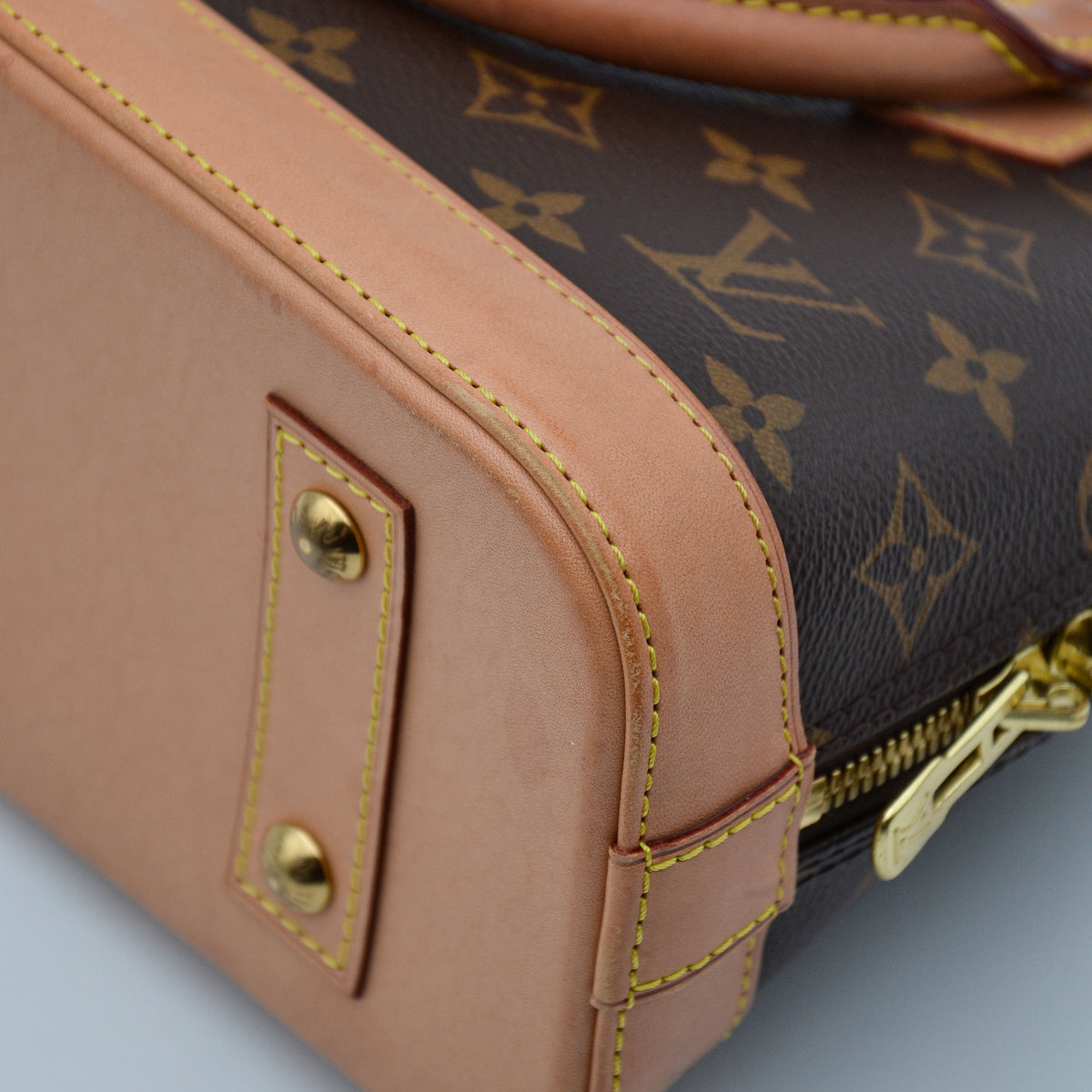 Louis Vuitton Alma BB Monogramme