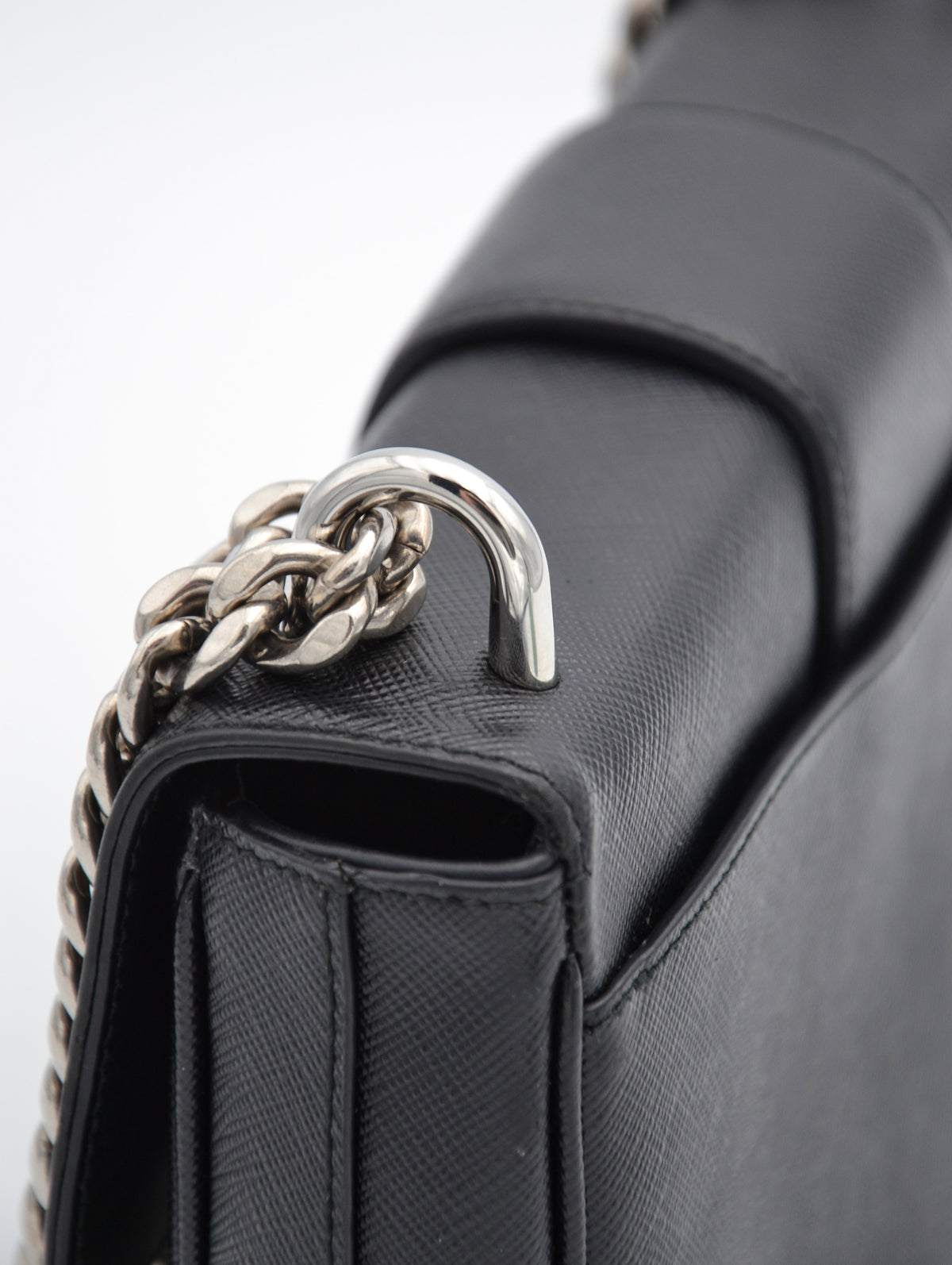 Sac Prada en cuir Saffiano noir