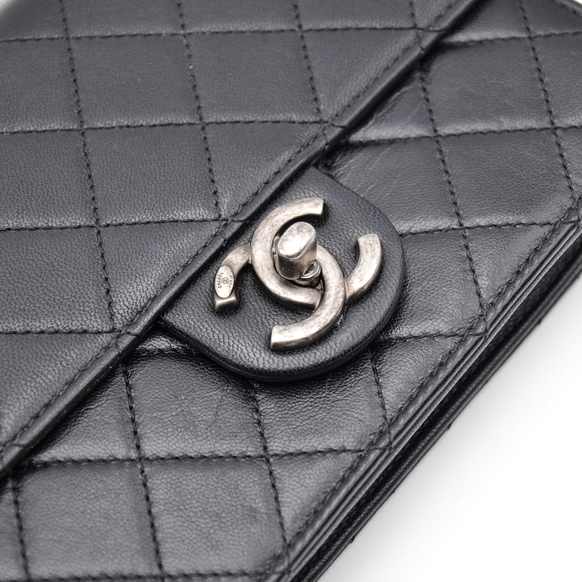 Chanel My Precious Pearls Mini Flap Noir