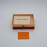 Portefeuille Louis Vuitton Capucines Compact Trifold