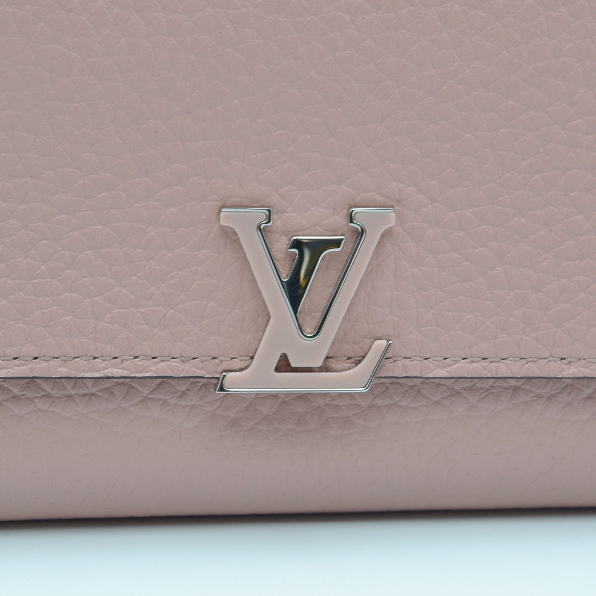 Portefeuille Louis Vuitton Capucines Compact Trifold