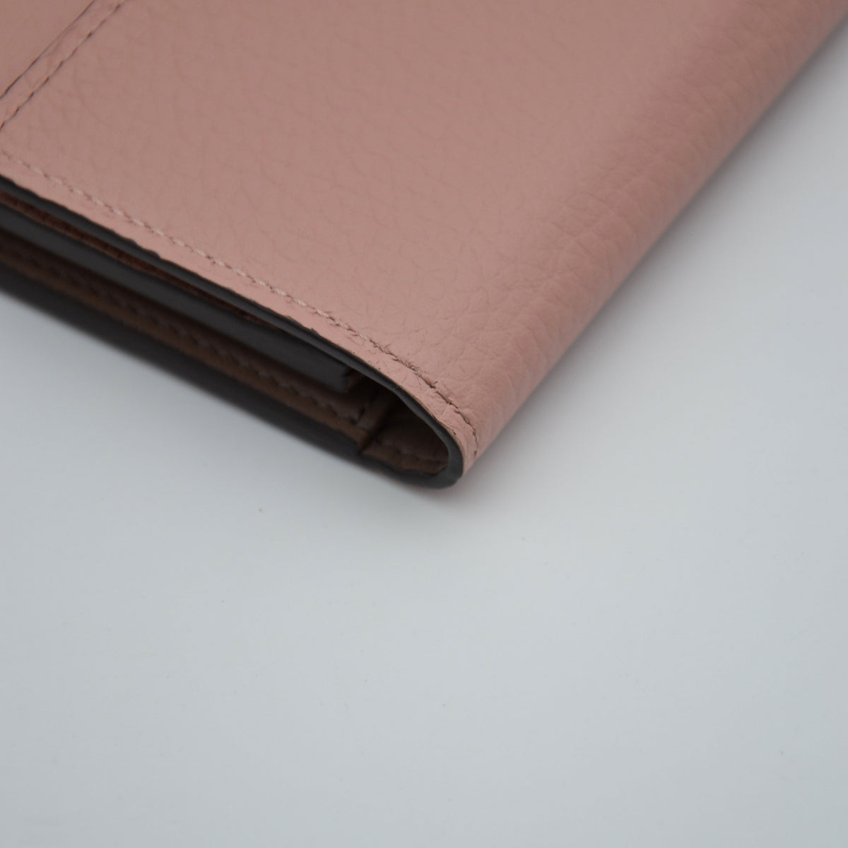 Portefeuille Louis Vuitton Capucines Compact Trifold