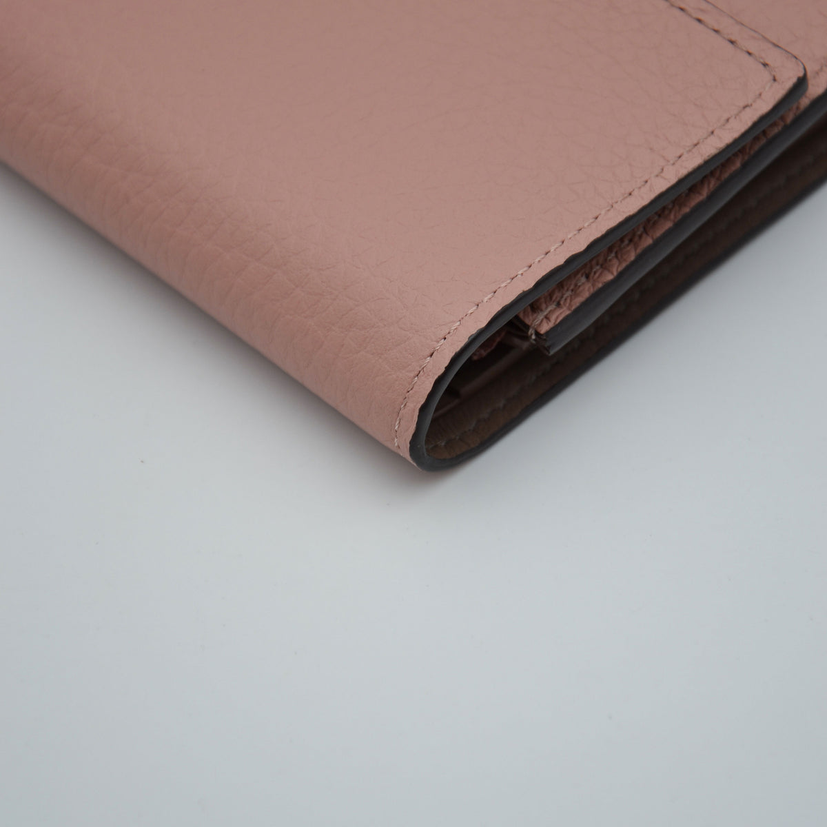 Portefeuille Louis Vuitton Capucines Compact Trifold